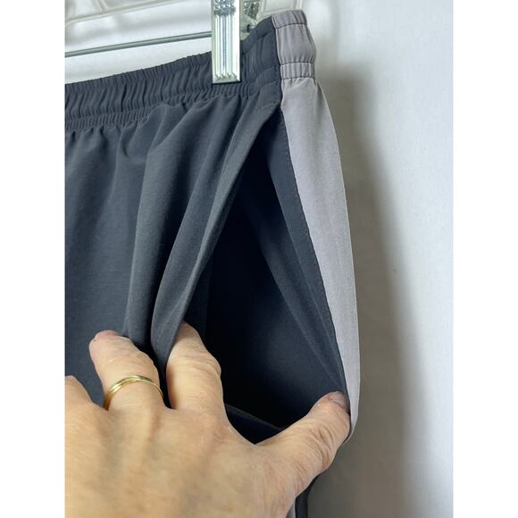 The North Face Men’s Large Gray Lightweight Running Shorts Active Athletic Gym - Picture 8 of 10